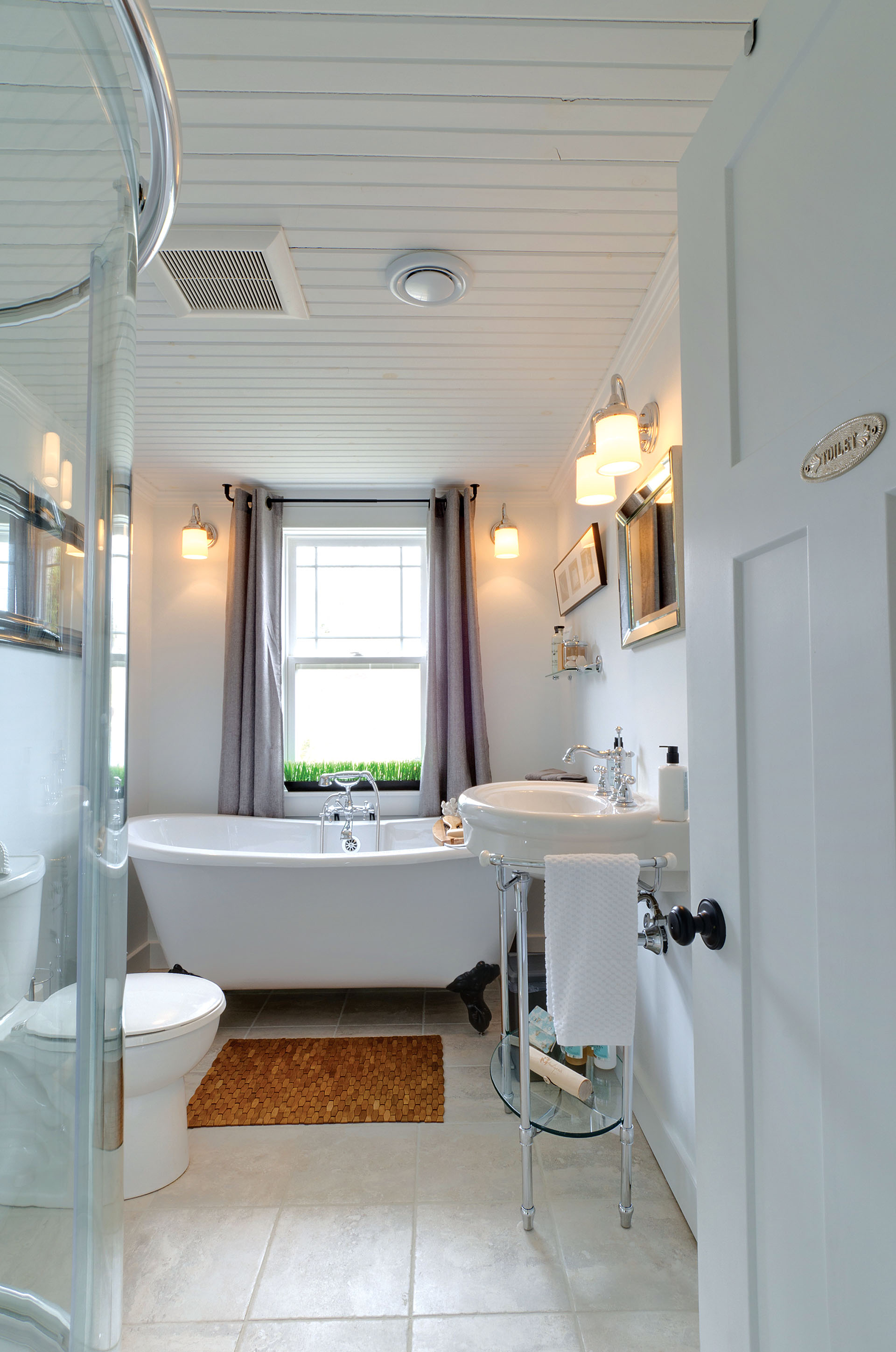 Cabin Tour: Renovation Mixes Modern and Traditional